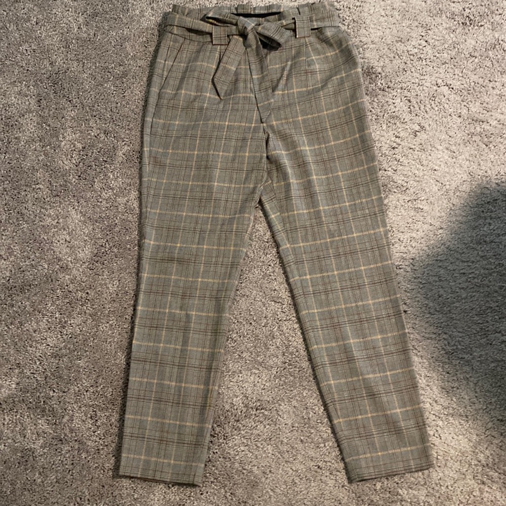 Express pleated plaid